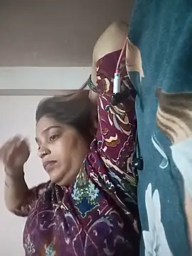 Trisha_71 webcam