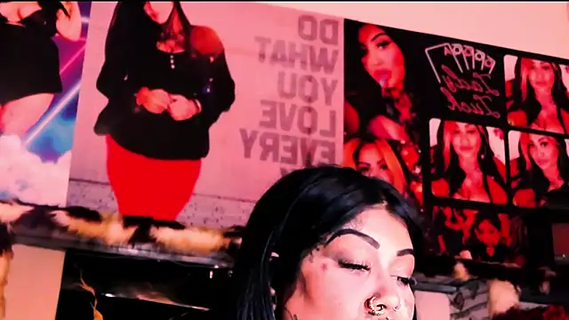 indian_dreamgirl webcam