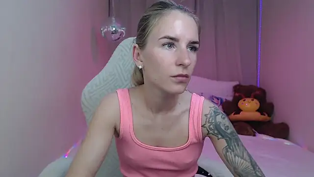 DeboraHorny webcam
