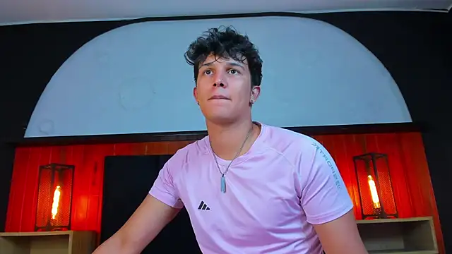 Leo_Savage_ webcam