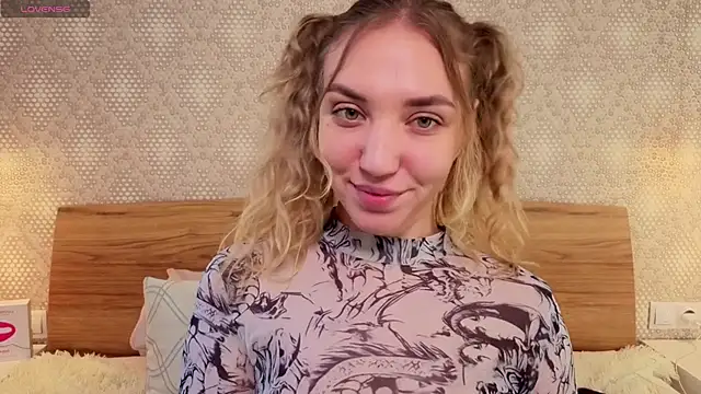 alice_charm_ webcam