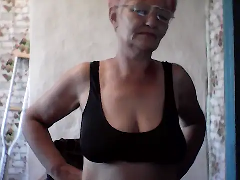 NikaGold455 webcam