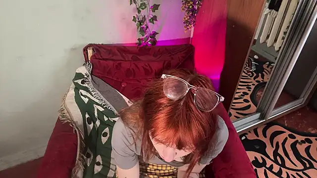 Elvira20f webcam