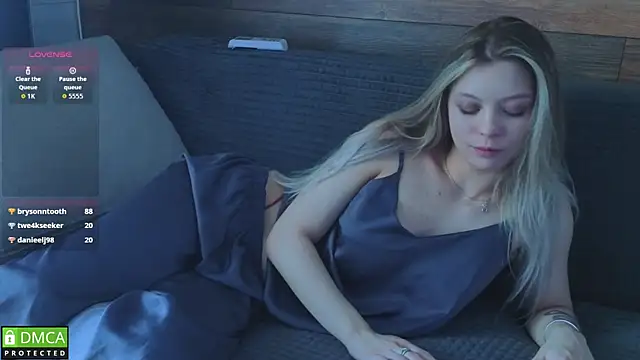 EmilieLong webcam