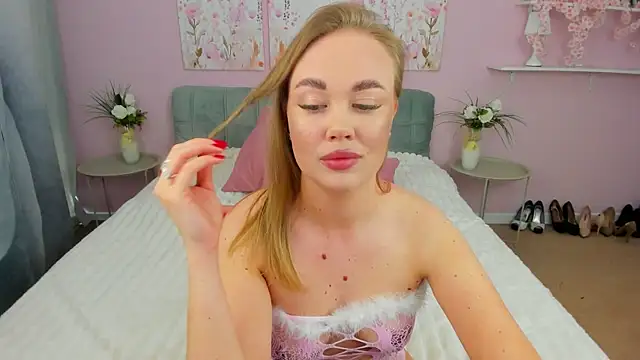 HannahWillow webcam