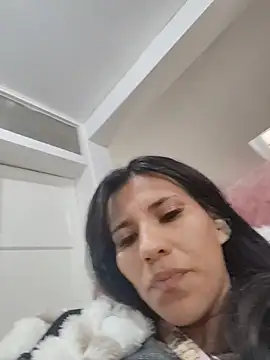Annitarogers_ webcam