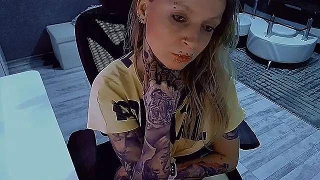 InesGold webcam
