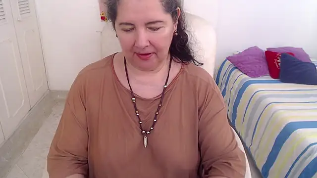 leonela_69 webcam