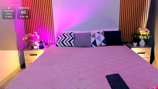 MiaBecky webcam