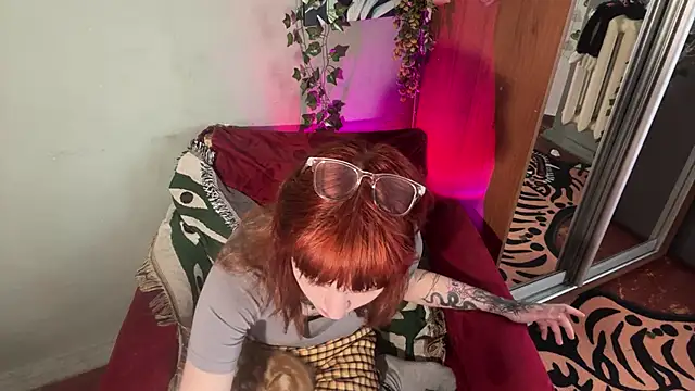 Elvira20f webcam