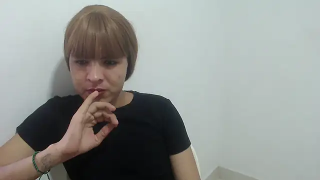estefania224 webcam
