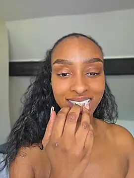 Hazel_Dollxx webcam