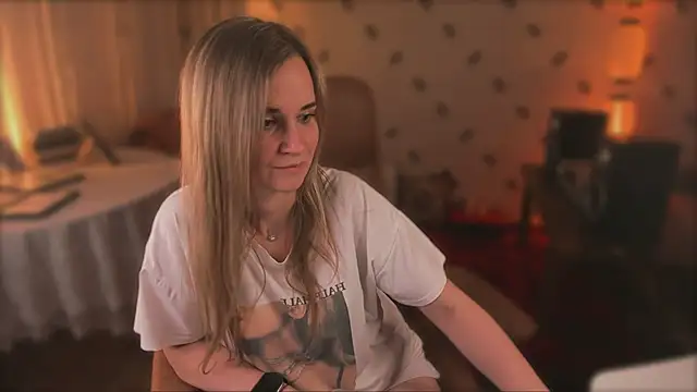 MiaSparkes webcam