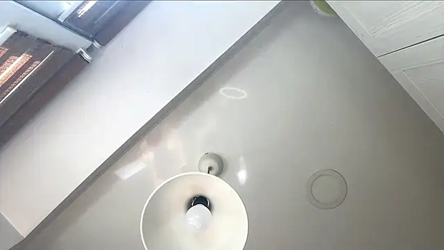 ZaraGuyette webcam
