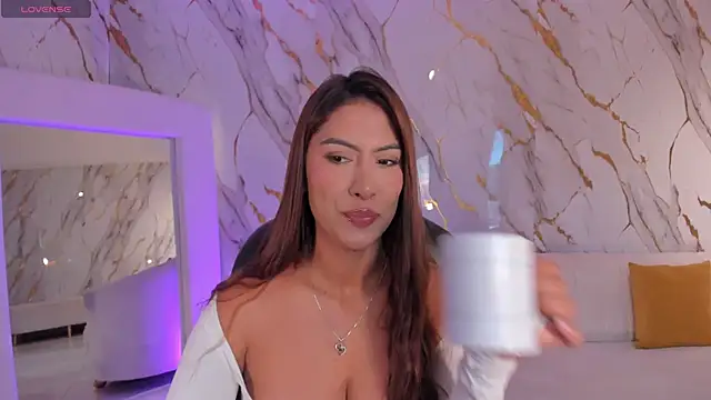 ArianaDumont webcam