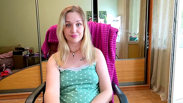 Sorceress_Evelina webcam