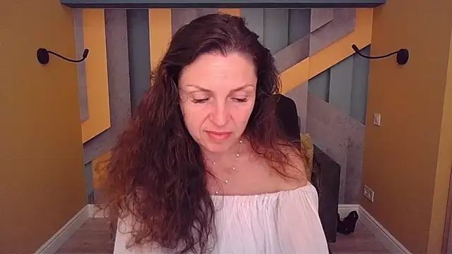 EllaLong webcam