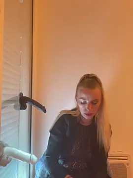 BrumeLove Live Webcam on Stripchat