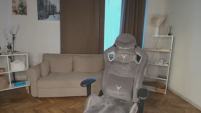 VetaIssacs webcam