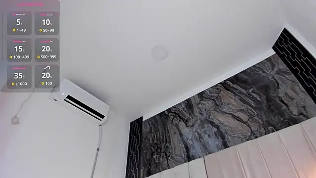 sarita_rouzze webcam
