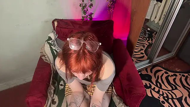 Elvira20f webcam