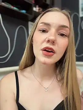 MilaMoone webcam