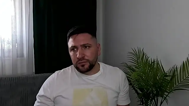 Gold_Alpha_Boy webcam