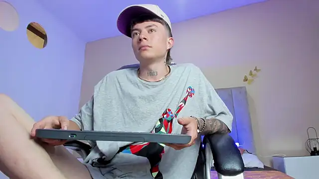 Nascary_Fox webcam