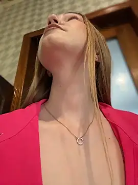 MilaMoone webcam
