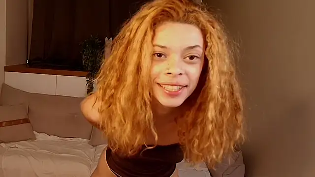 sky_sparkle - Sky_sparkle's free webcam - UK Sex Cams