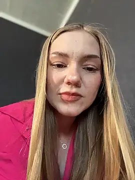 MilaMoone webcam