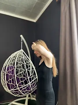 MilaMoone webcam