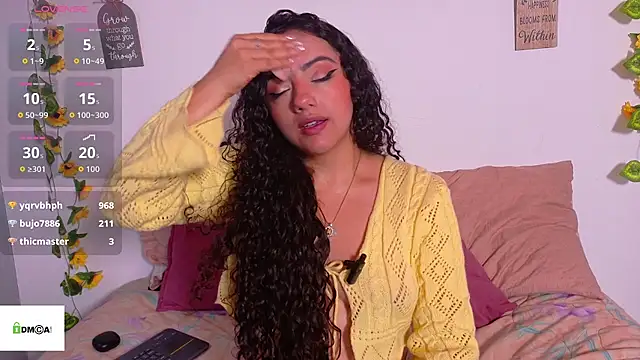 emiily_curly webcam