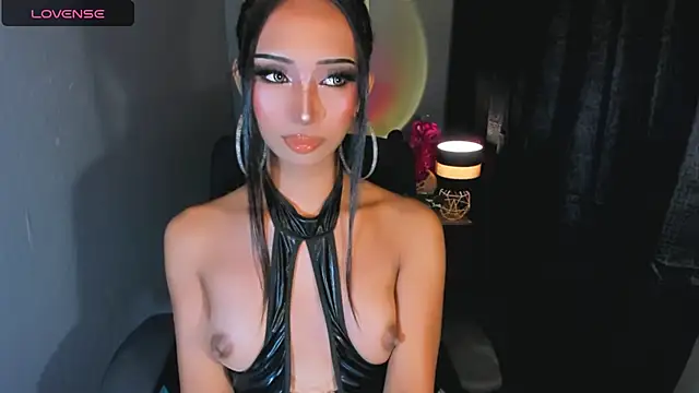 xUrGoddess_islaCumsAlotx webcam