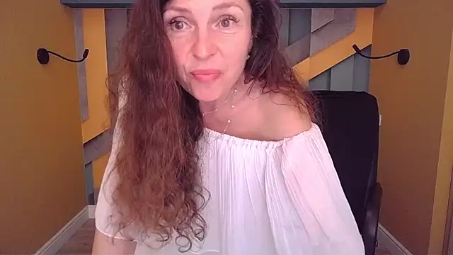 EllaLong webcam