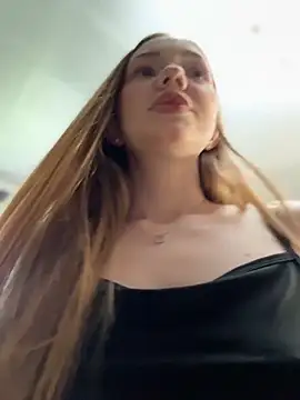 MilaMoone webcam