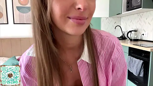 MonaBlisss webcam