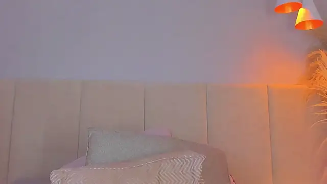 aprilebony_ webcam