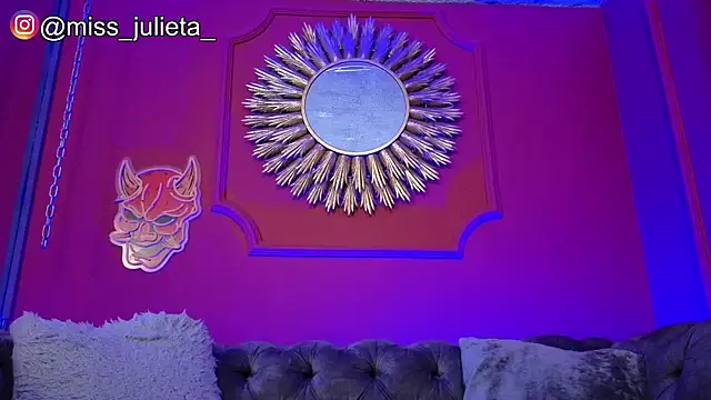 Julieta_Russell webcam