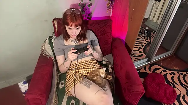 Elvira20f webcam