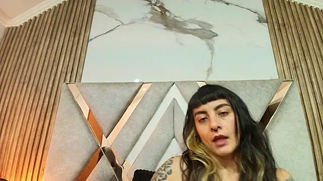 Naughty_Kittenm webcam