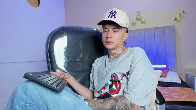 Nascary_Fox webcam