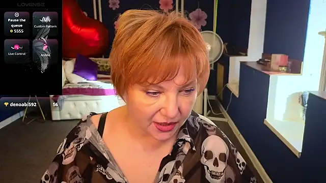 Kira_Kenett webcam