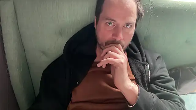 ArtsyCocksy webcam