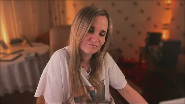 MiaSparkes webcam