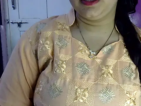 Cute_Aliyaa webcam