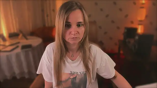 MiaSparkes webcam