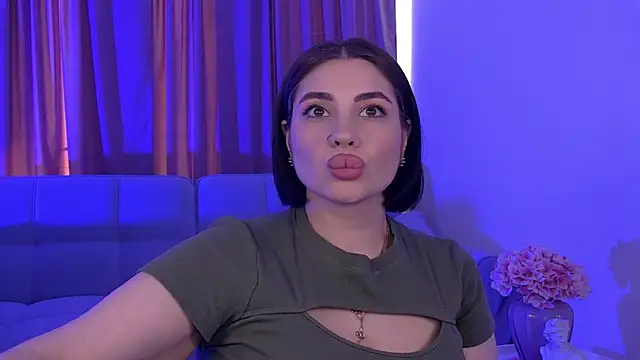 AdrianaToress webcam