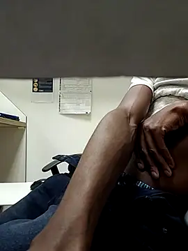 RETURNOFTPNUTS webcam