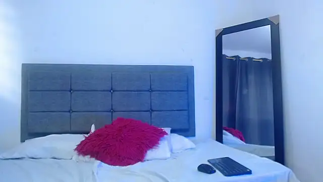 Emily_milfF webcam